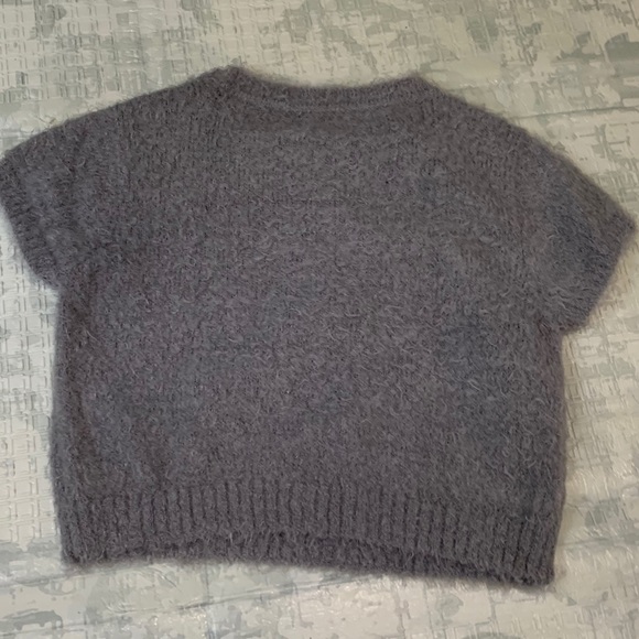 Fuzzy crop top - Picture 2 of 3